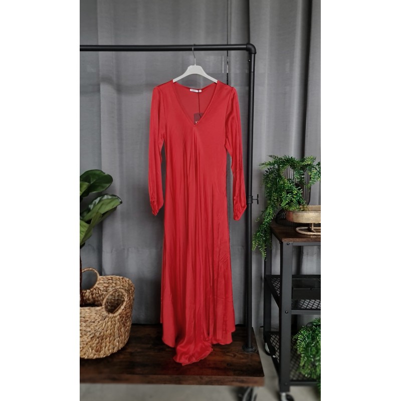 Sukienka z Czerwonej Satyny