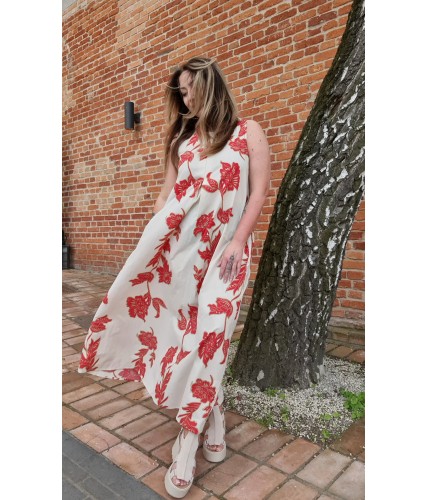 Sukienka Maxi w Czerwone Kwiaty od Wendy Trendy
