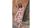 Sukienka Maxi w Czerwone Kwiaty od Wendy Trendy